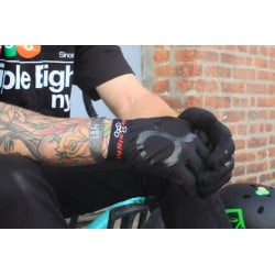 Triple Eight EXOSKIN Guantes